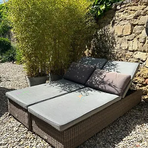  Couette-café Un Petit Coin De Paradis Avec Piscine Et Parking